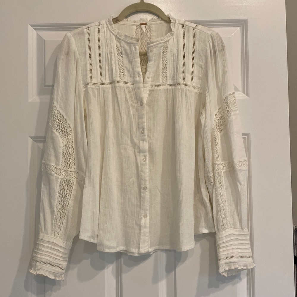 Excellent condition Free People white blouse!